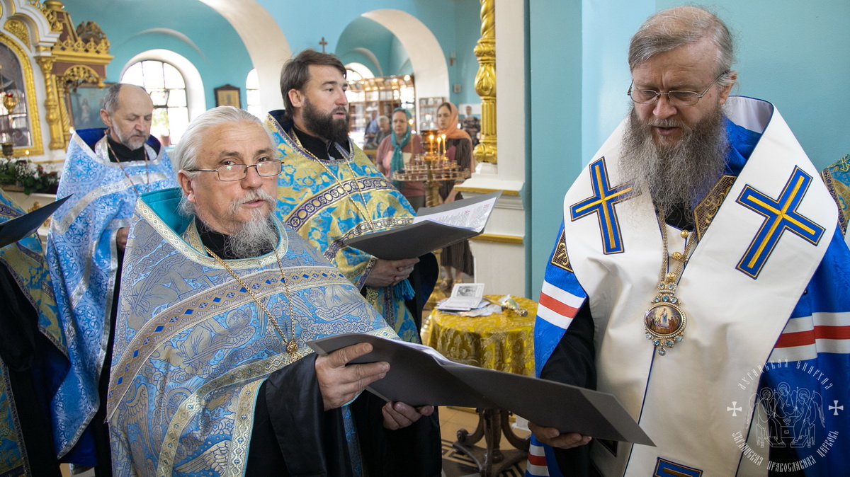 Подробнее о статье Луганск. Молебен с акафистом у Луганской иконы Божией Матери