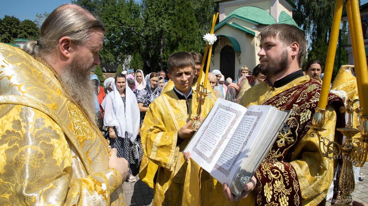 Подробнее о статье Алчевск. В кафедральном соборе почтили память пророка Божия Илии