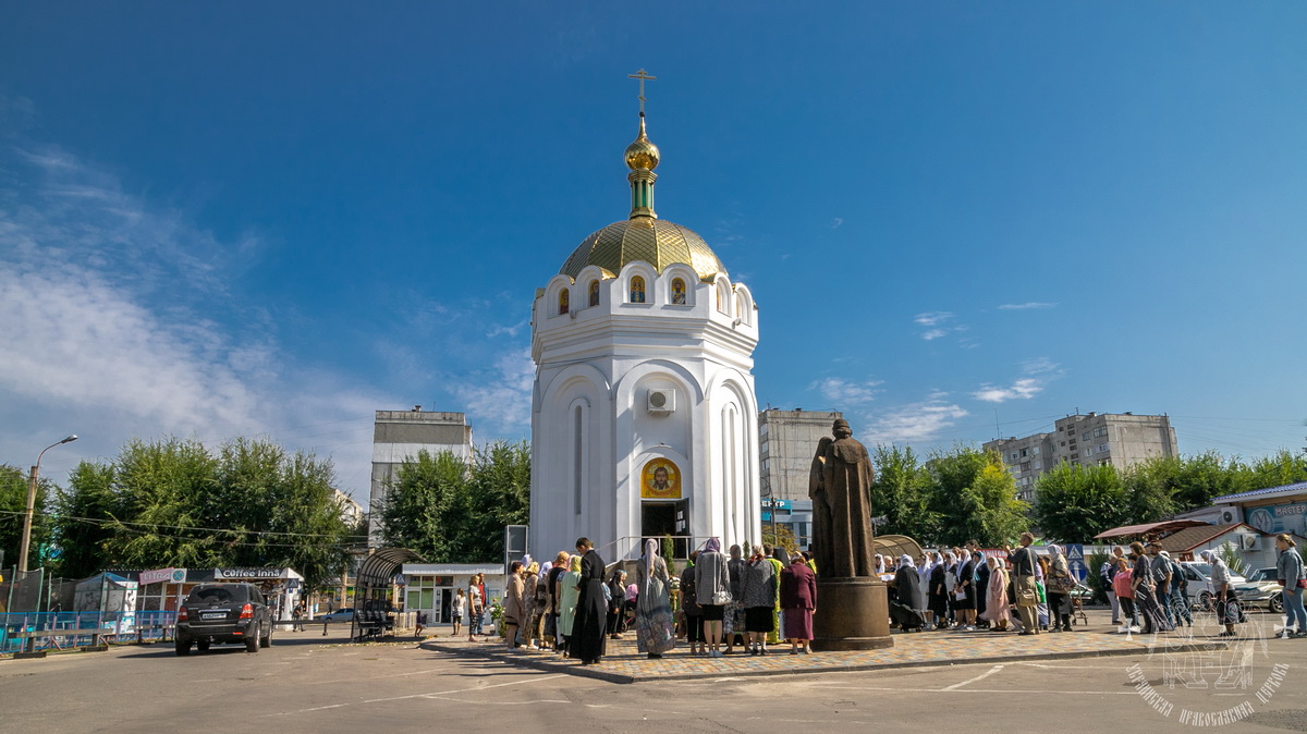 Подробнее о статье Луганск. Викарий Луганской епархии освятил памятный знак в честь святых благоверных князя Петра и княгини Февронии