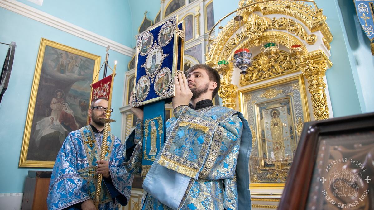 Подробнее о статье Луганск. Молебен с акафистом у Луганской иконы Божией Матери