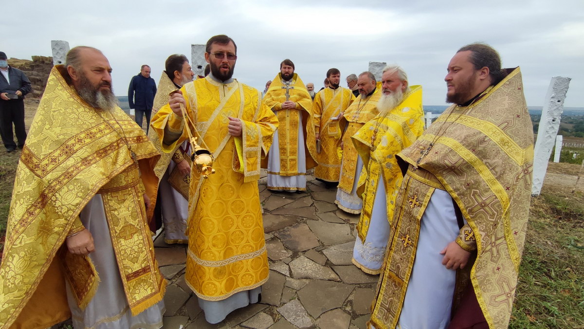 Подробнее о статье Бугаевка. В храме на виноградных плантациях совершено богослужение