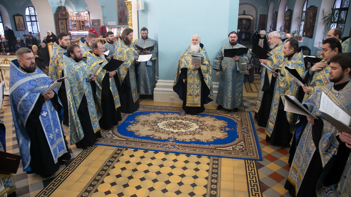 Подробнее о статье Луганск. Молебен с акафистом у Луганской иконы Божией Матери