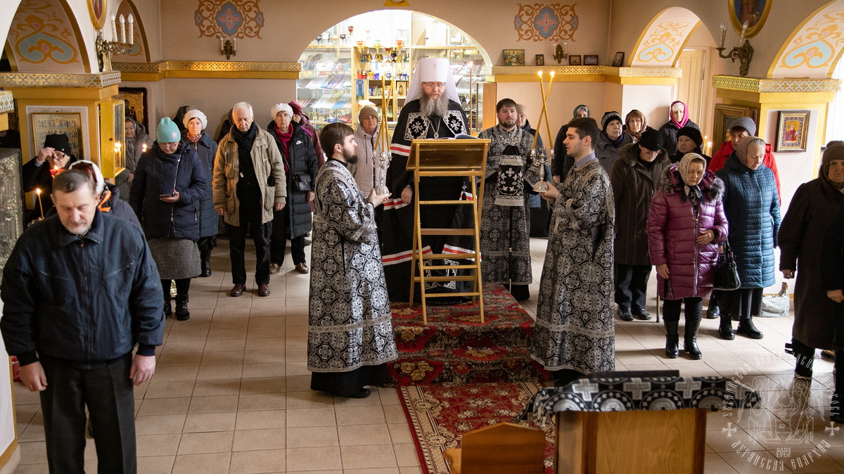 Подробнее о статье Луганск. Митрополит Пантелеимон прочел вторую часть покаянного канона прп. Андрея Критского