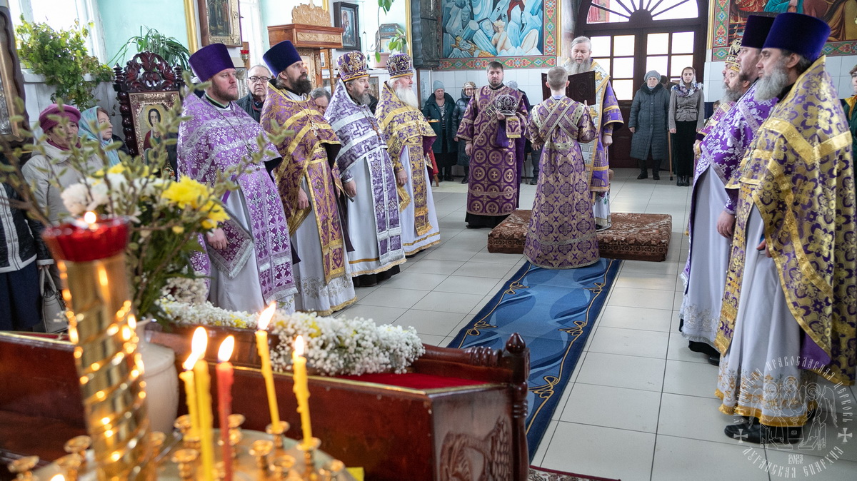 Подробнее о статье Бугаёвка. Митрополит Пантелеимон возглавил престольный праздник храма прп. Алексия человека Божия