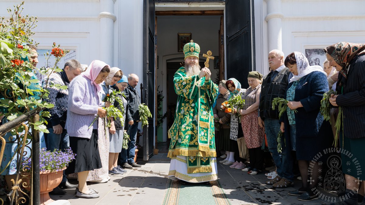 Подробнее о статье Беловодск. В день Святой Троицы, митрополит Пантелеимон возглавил престольное торжество