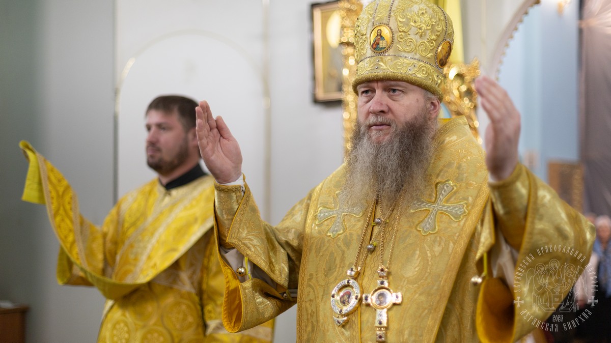 Подробнее о статье Луганск. Митрополит Пантелеимон совершил воскресное богослужение в кафедральном соборе