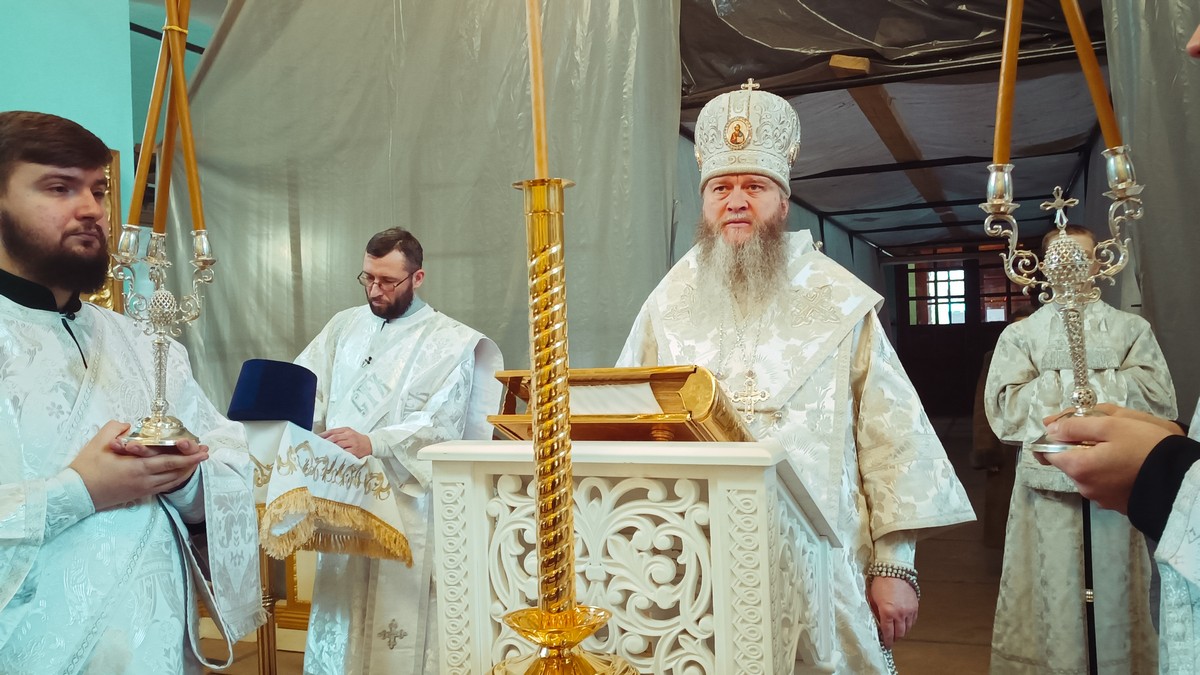 Подробнее о статье Луганск. Последование Царских часов