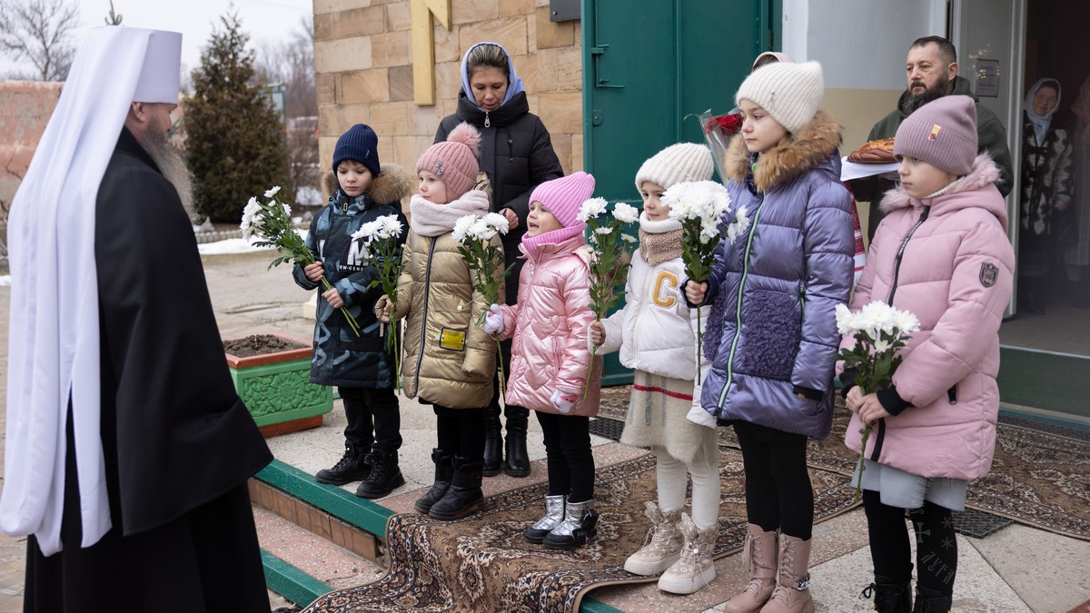 Подробнее о статье Михайловка. Митрополит Пантелеимон совершил воскресное богослужение