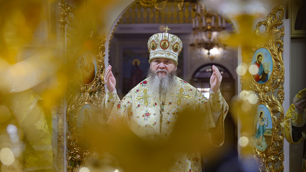 Подробнее о статье Луганск. Митрополит Пантелеимон совершил воскресное богослужение в кафедральном соборе