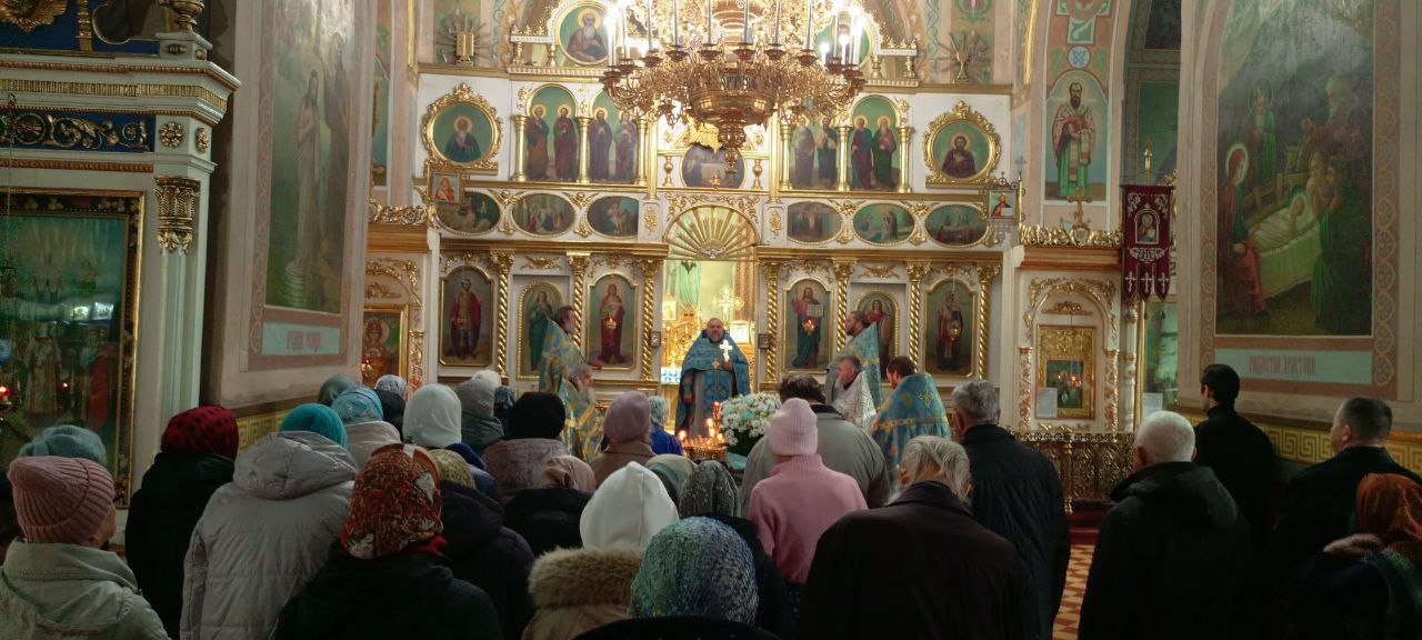 Алчевск. Престольный праздник в честь иконы Божией Матери «Всех скорбящих Радость»